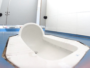 吊丝高中男同学在女厕偷放偷拍设备偷拍女同学嘘嘘设备还不错能清晰听到声音