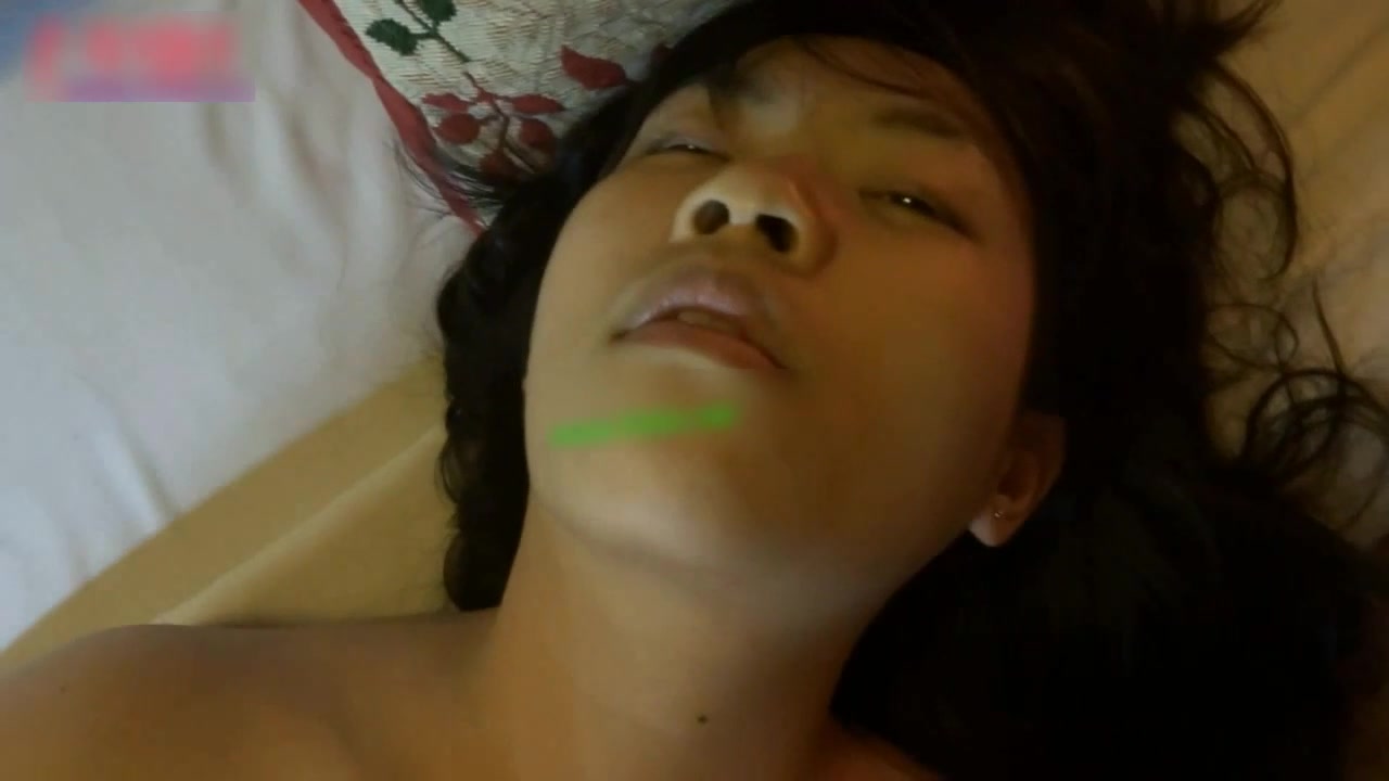 灌醉学妹干逼不过瘾干菊花时被惊醒不要射里面