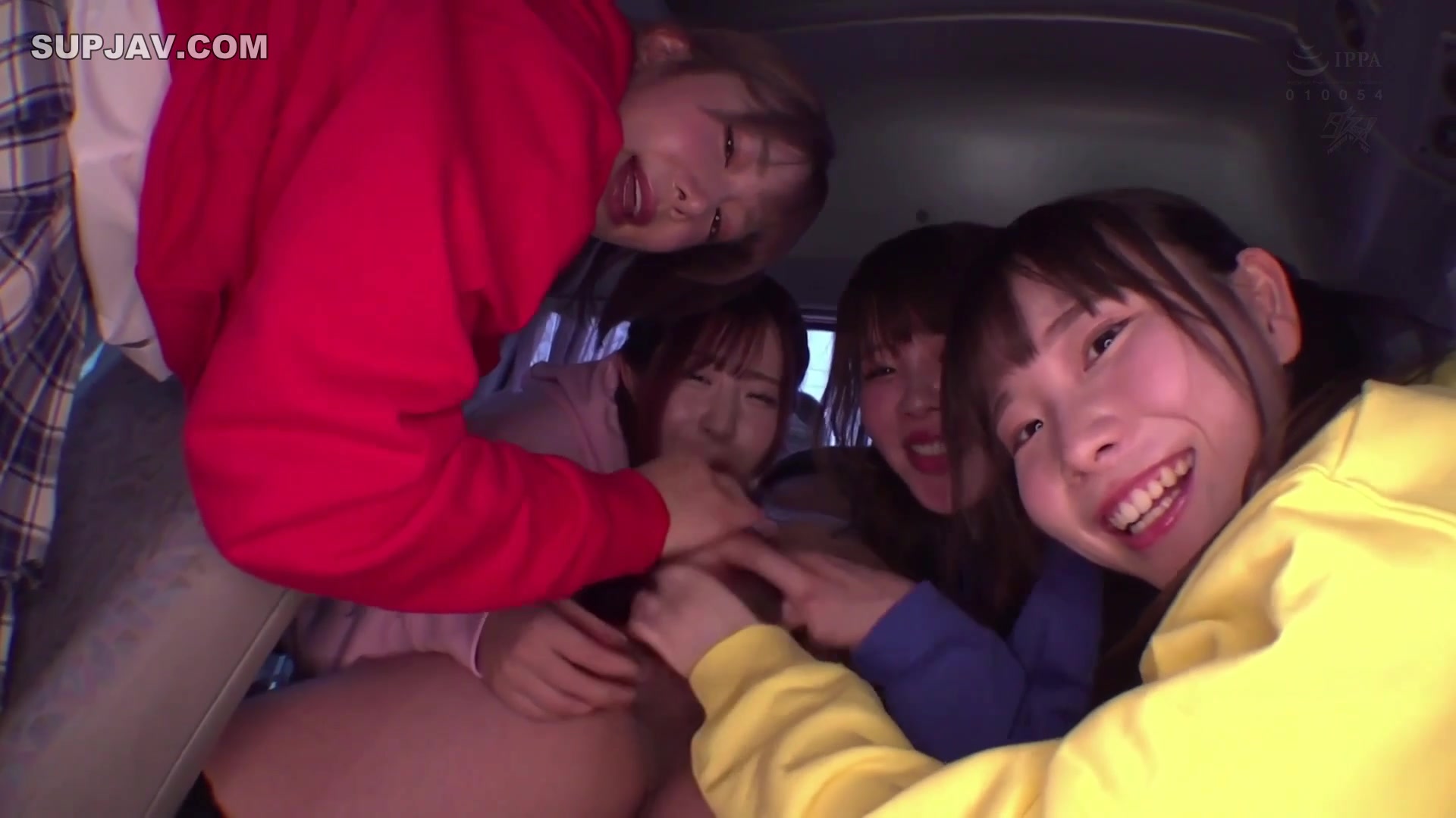 [破解]DASS-780  コイツらマジぱねぇ～何でもアリやんけ！？性欲えげつねー卑猥女達に唾液にゅっるにゅるメスサド乱入されたらもうわしゃオシマイや！ - 1of5