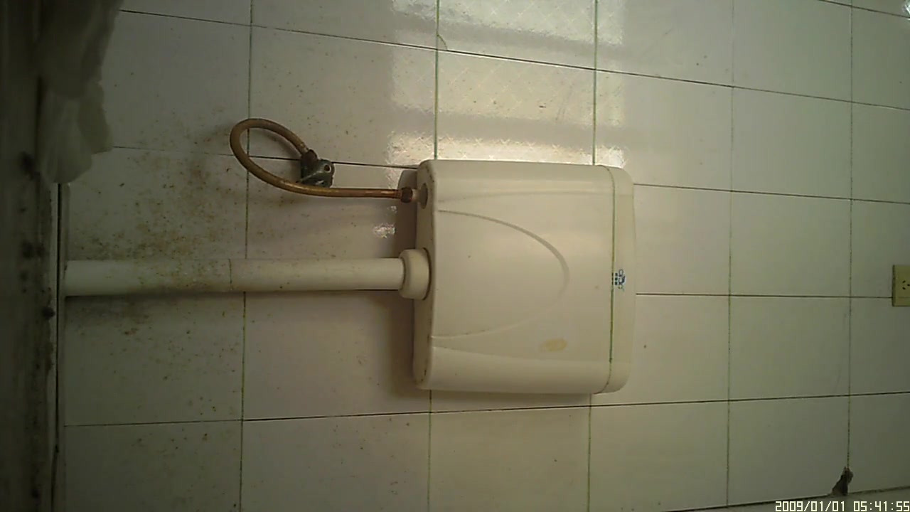 女生宿舍楼厕所超正偷拍