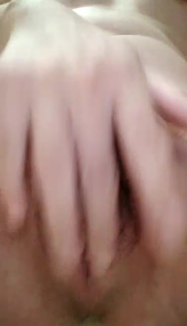 网聊小骚货发自慰给我看